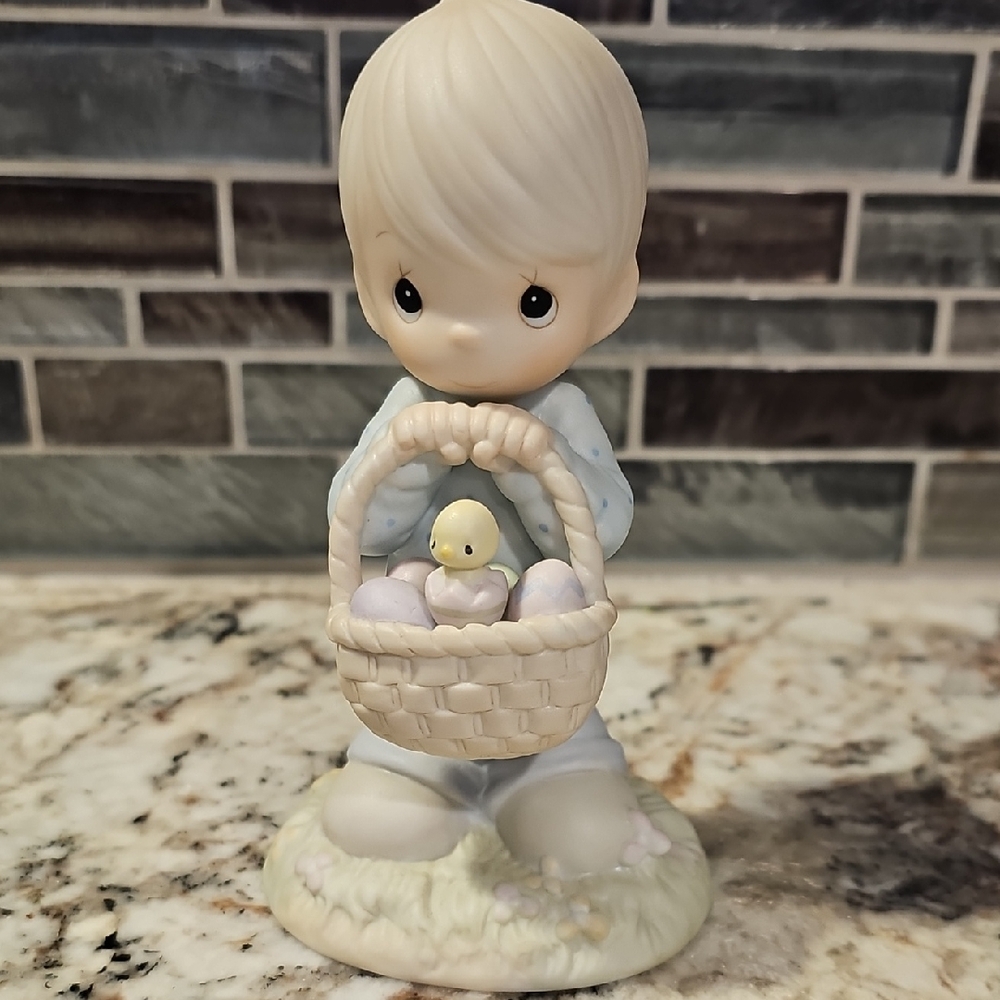 Enesco "Wishing You A Basket Full Of Blessings"